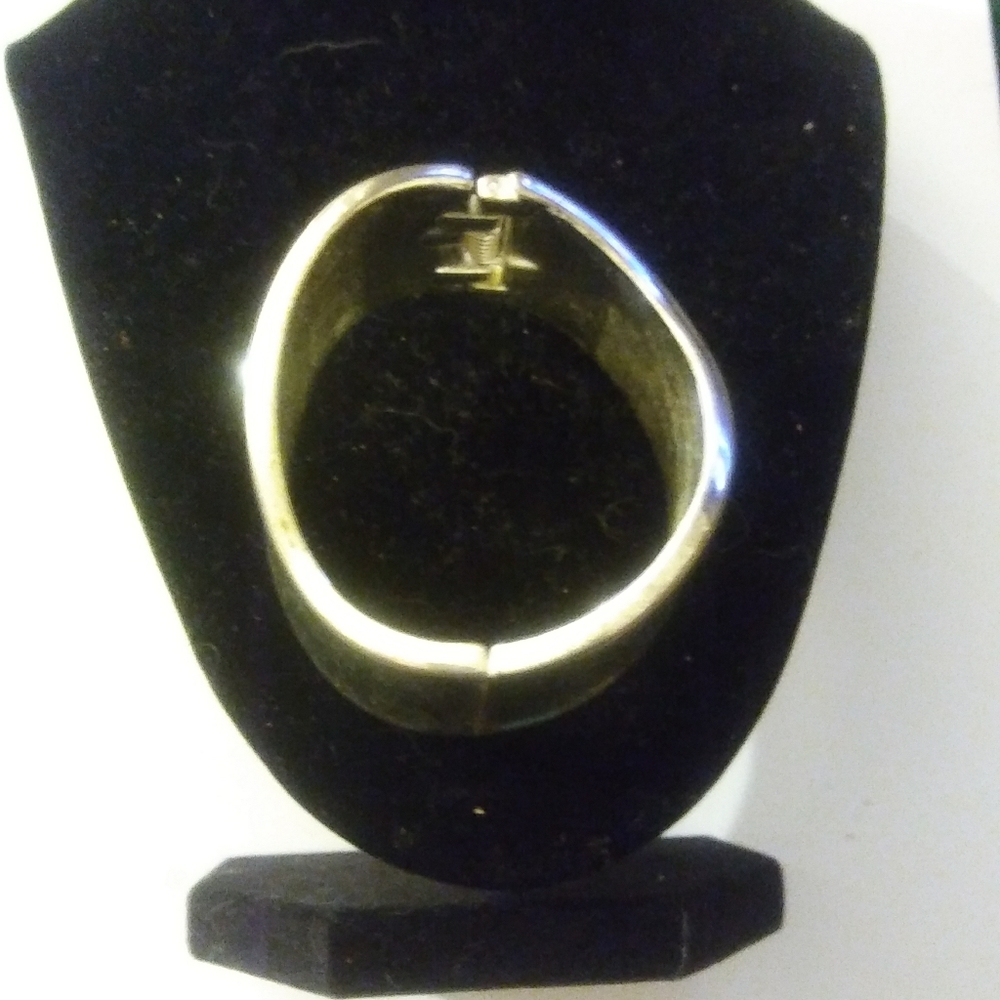 Silver Tone Spring Open, Spring Close Bracelet. - image 2